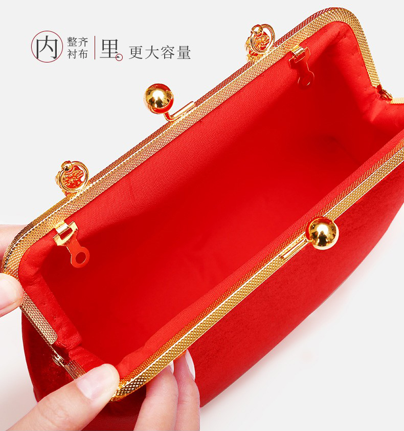 กระเป๋าแดงกุหลาบ