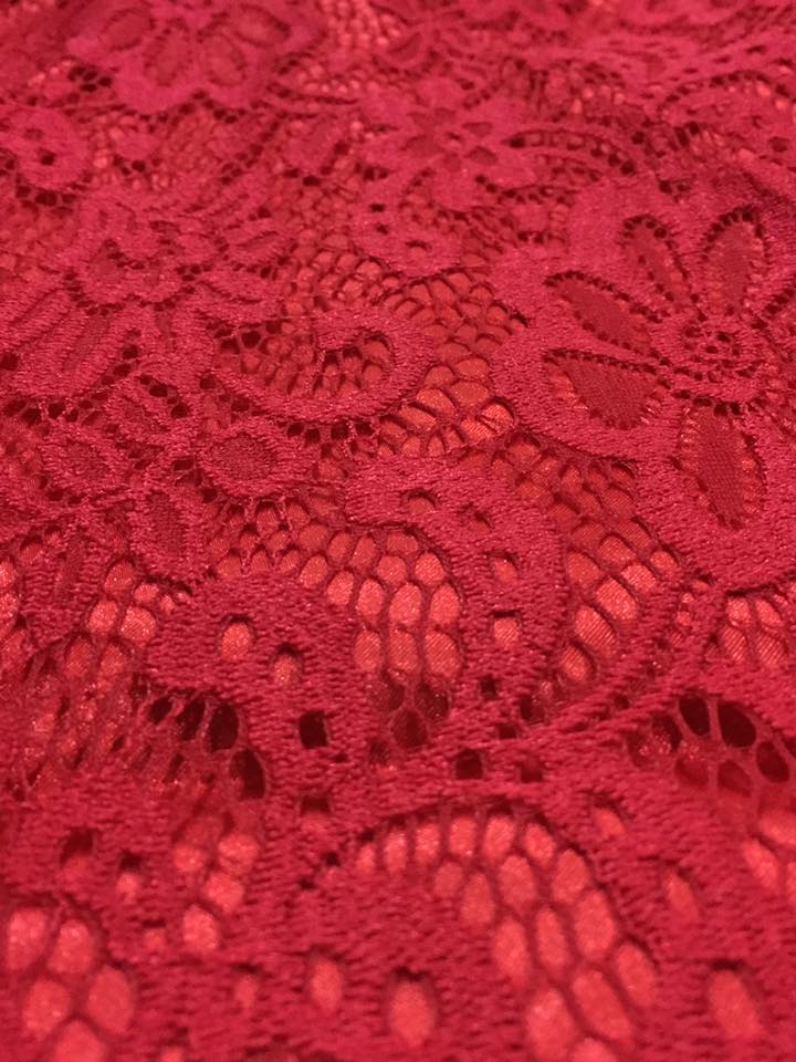 กี่เพ้าหญิงสีแดง B158