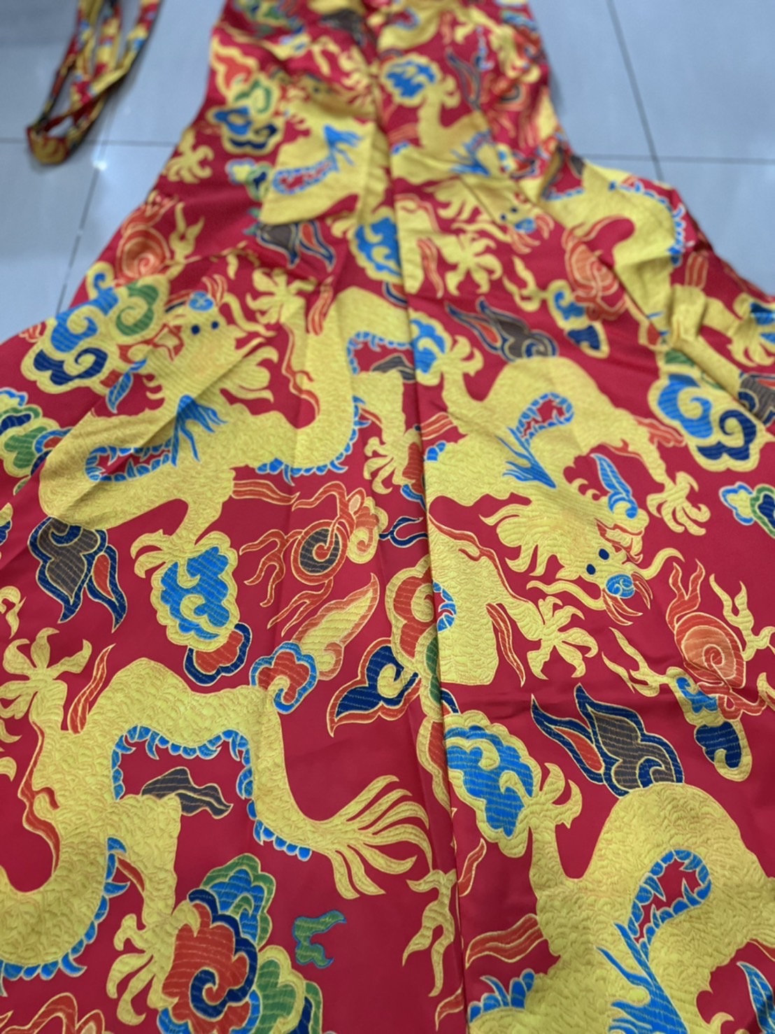 กี่เพ้ายาวเกาะอกสีแดง LX99 สินค้าพร้อมส่ง