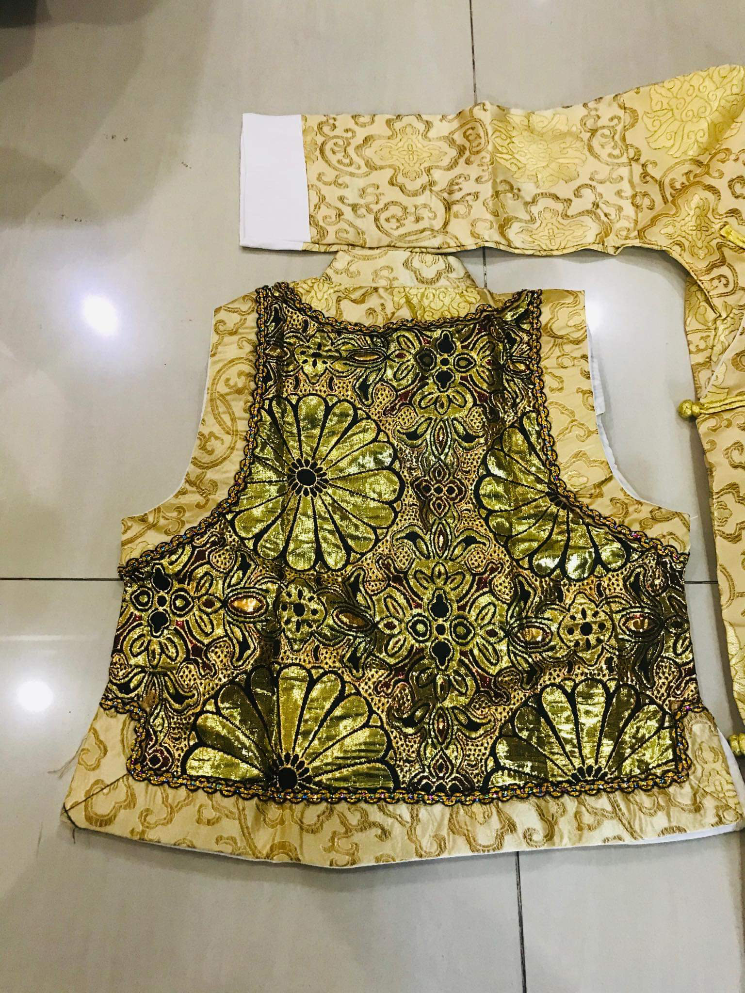 ชุดองค์ชายน้อย สีทอง รหัส PR88 สินค้าพร้อมส่ง