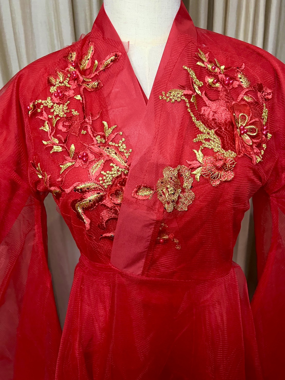 ชุดจีนนางฟ้าสีแดงลายปัก