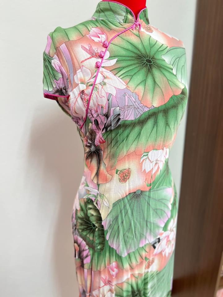 กี่เพ้าลายใบบัว