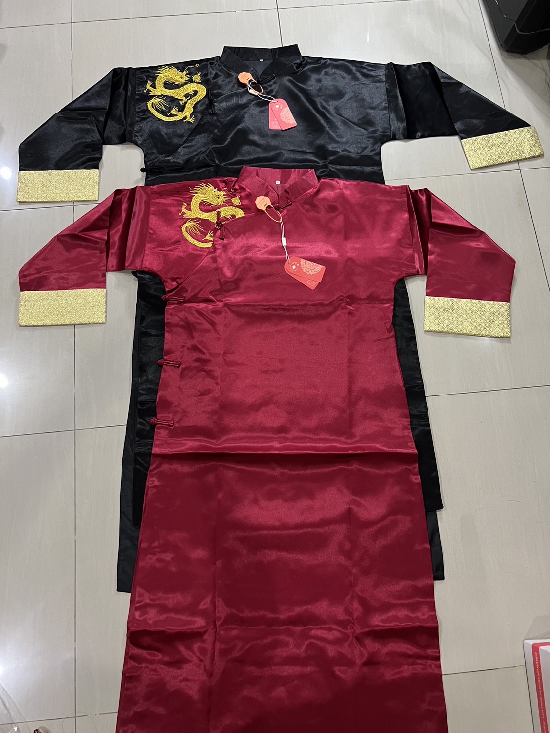 #ฉี่พ่าวแดง ลายปักมังกร ผ้าไหมจีน+โพลี รหัส FC 105