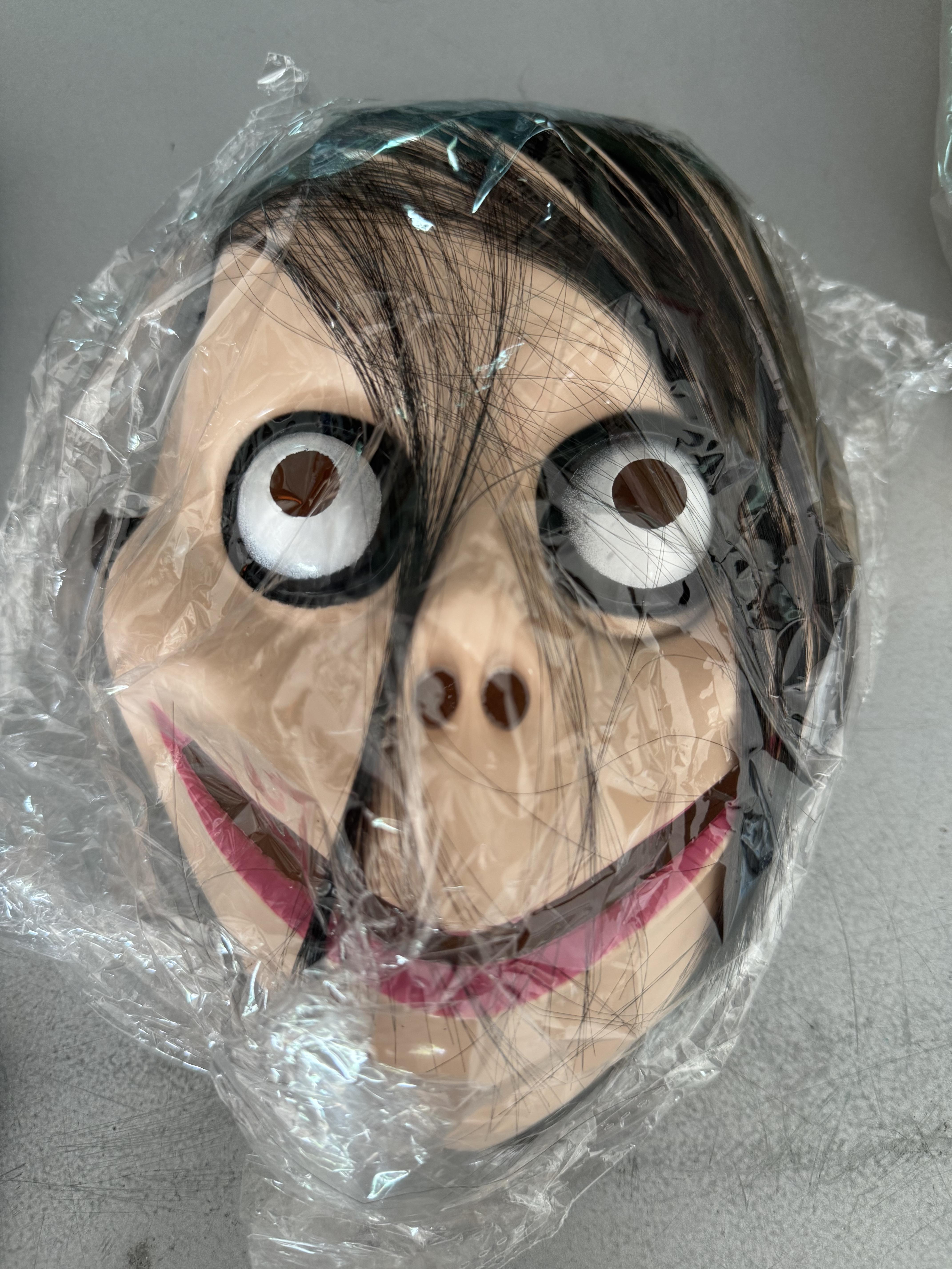 หน้ากากโมโม่