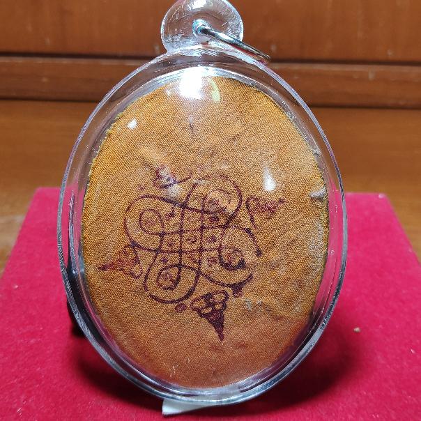 พระหลวงปู่ทวดพิมพ์จัมโบ้ปิดทองหลังจีวรปั้มยันต์สูง7เซ็นต์