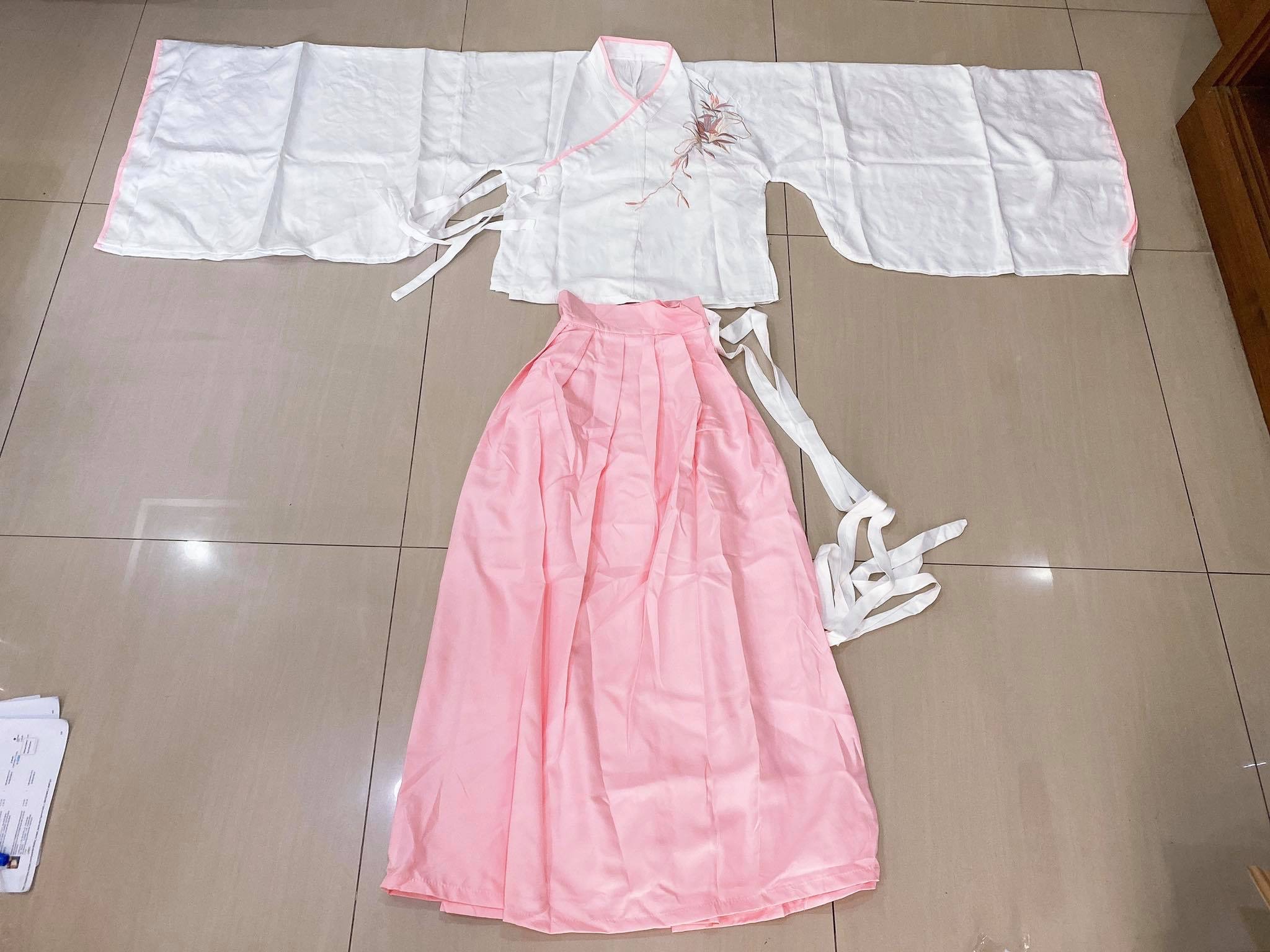 ชุดHUNFU รหัส TYD 56 สีขาว ชมพู สินค้าพร้อมส่ง