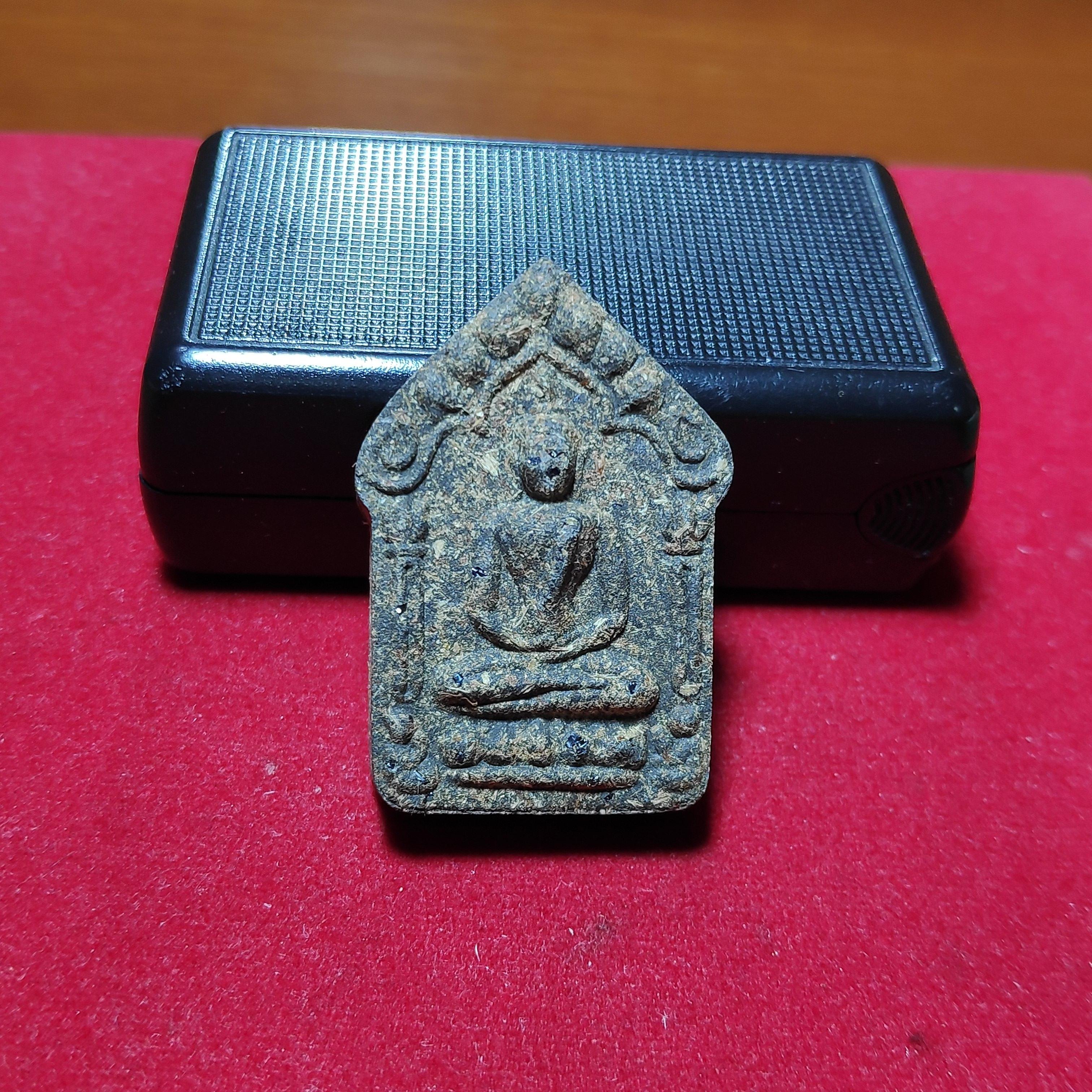 พระขุนเเผนพรายกุมารหลังยันต์เนื้อว่านโรยผงตะไบ