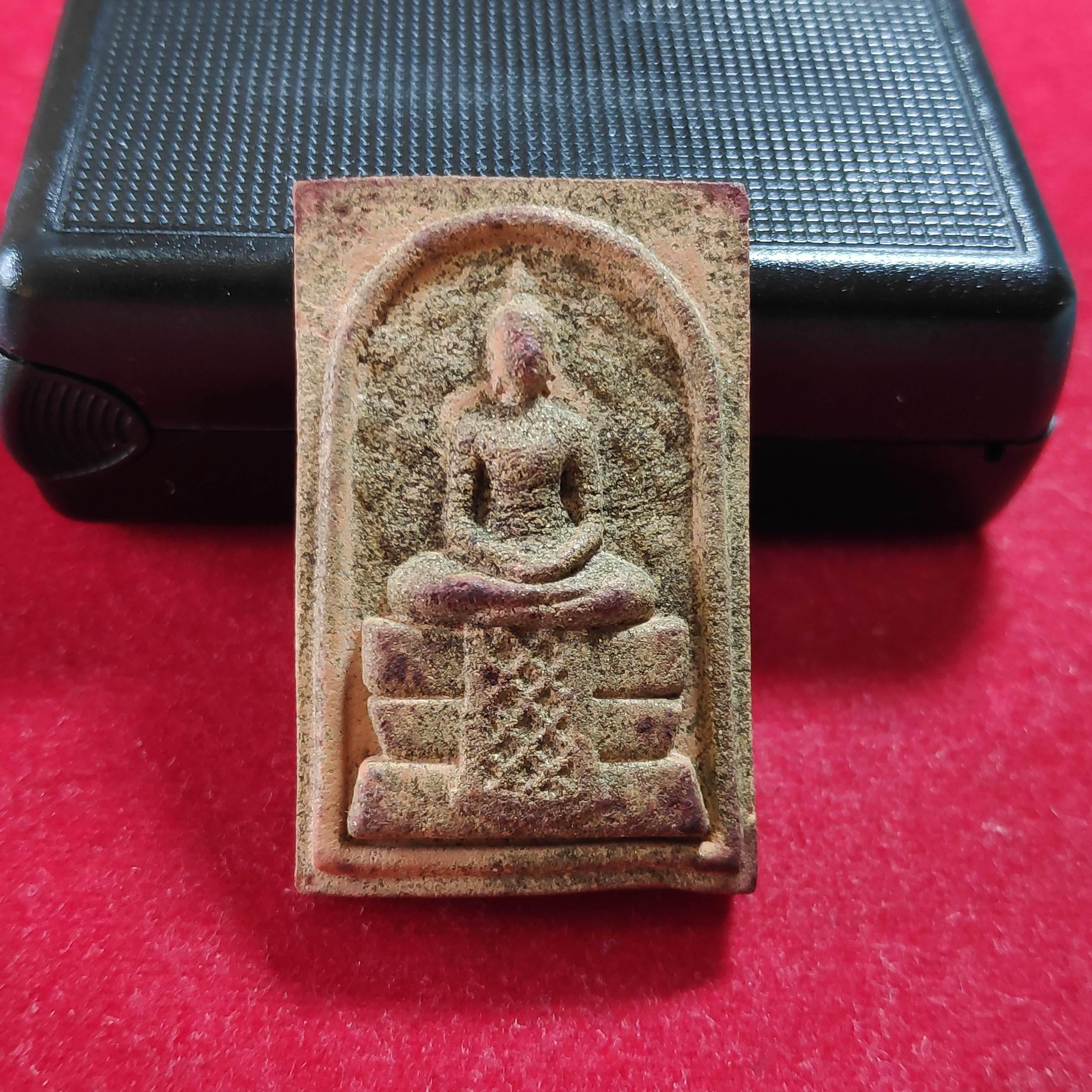 พระสมเด็จปรกโพธิ์อาจารย์นองวัดทรายขาวหลังช้างคู่รุ่นครบรอบ84ปี