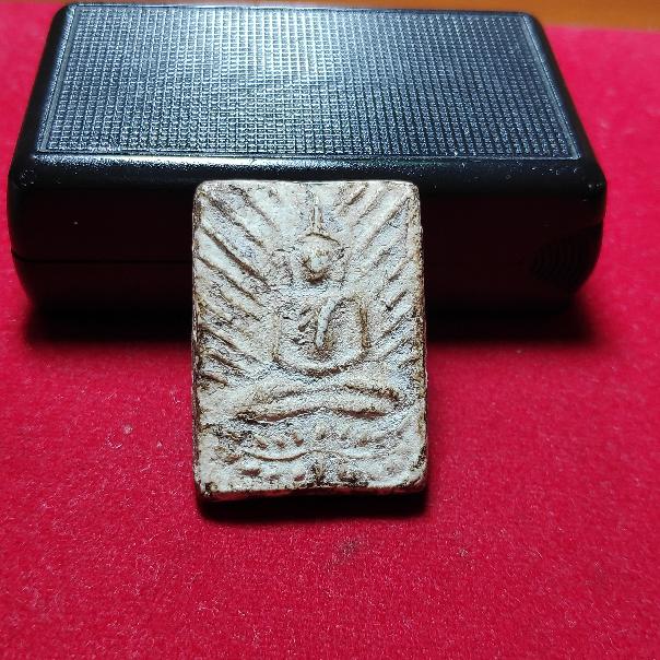 พระผงขุดสระพิมพ์ใหญ่หลวงปู่เผือกวัดกิ่งเเก้ว