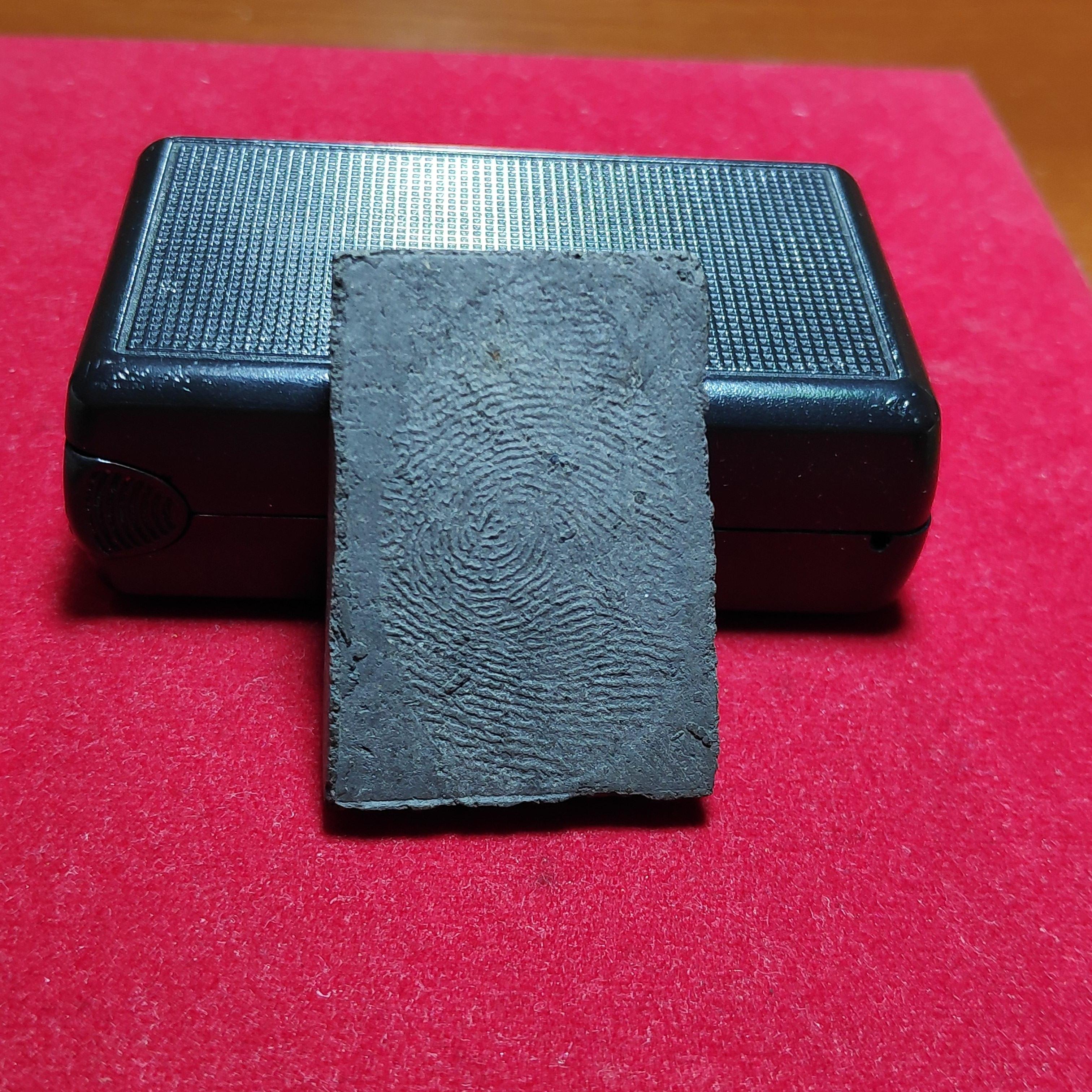 พระผงรูปเหมือนพระอาจารย์ทิมวัดช้างให้ปี2537