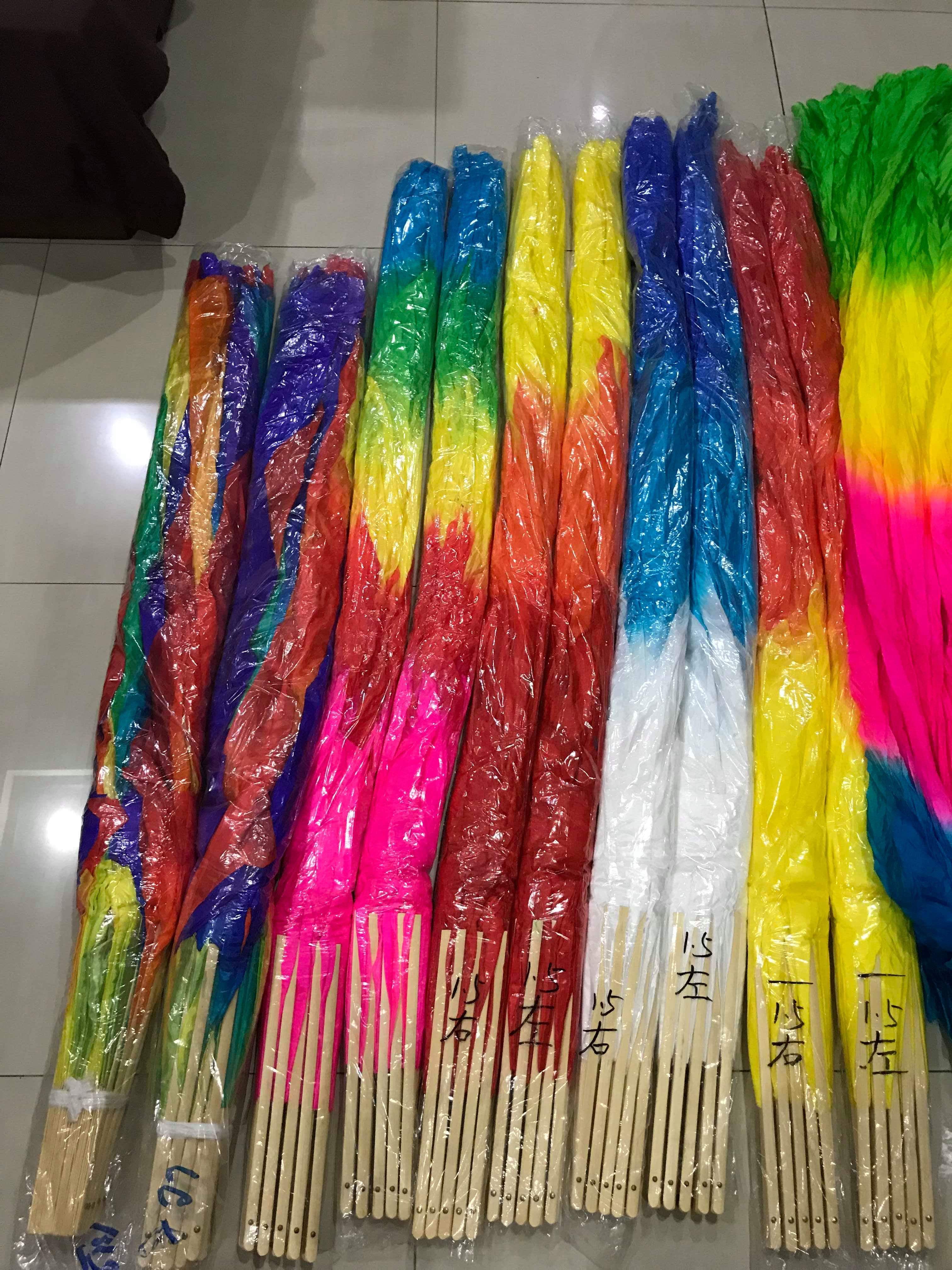 พัดเต้นรำ แบบยาวไล่สี สินค้าพร้อมส่ง