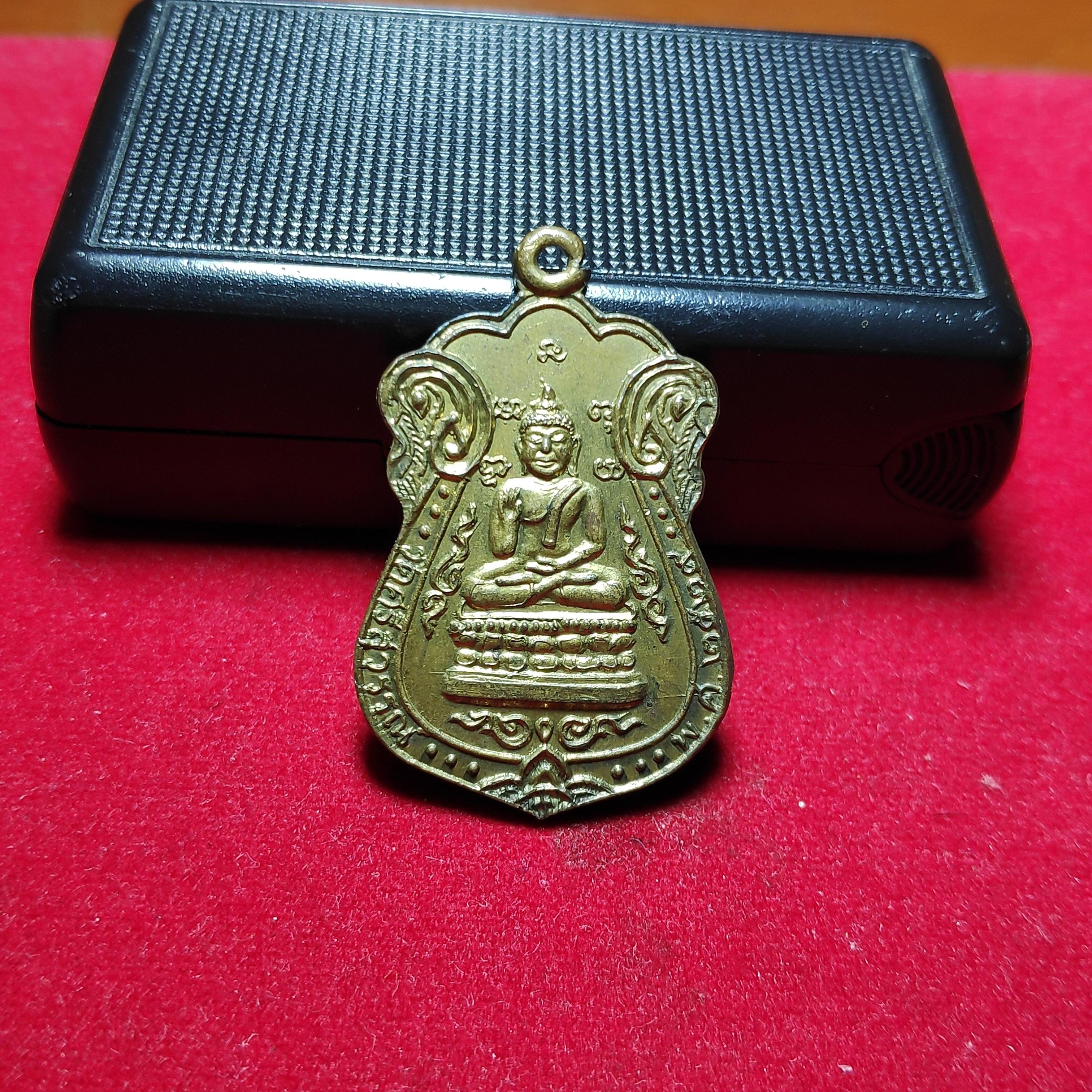 เหรียญเสมาพระครูบุญมีวัดศรีสุวรรณ์ปี2529