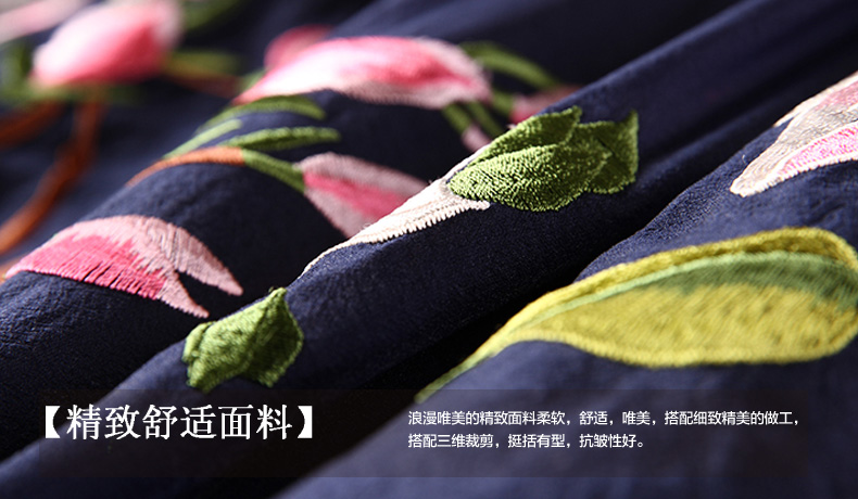 เดรสสีน้ำเงิน ลายปักดอกชมพู ผ้าโพลีเอสเตอร์ 100% รหัส UO 274 สินค้าพร้อมส่ง