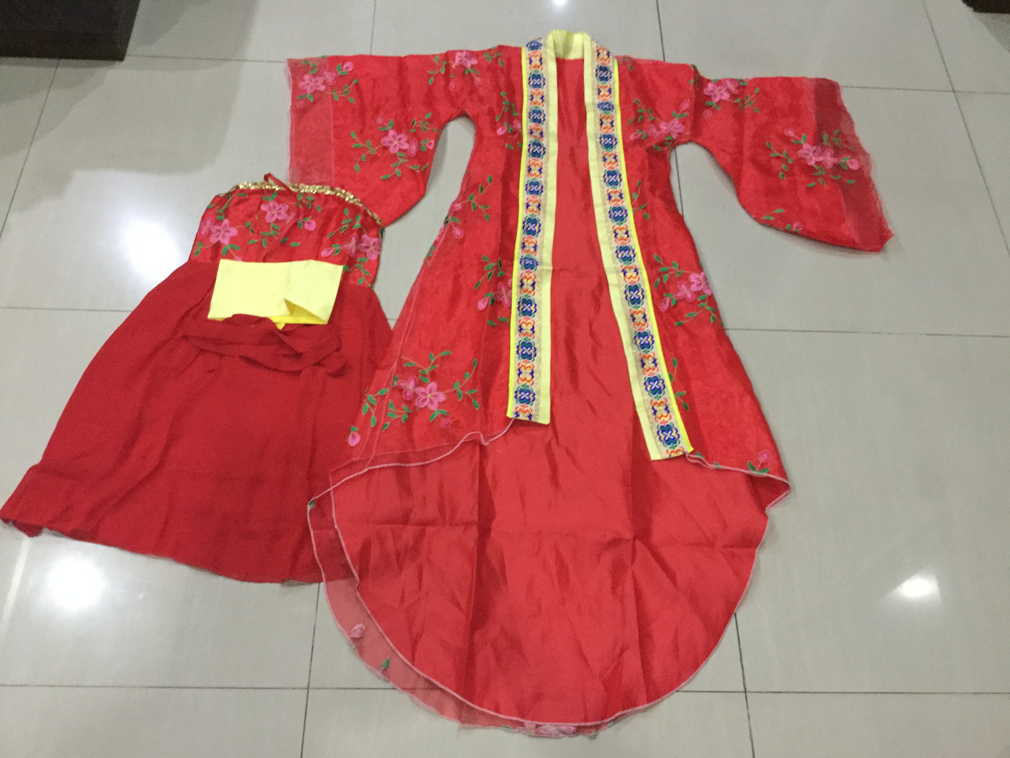 ชุดเจ้าหญิง สีแดง . รหัส PIN 135 สินค้าพร้อมส่ง