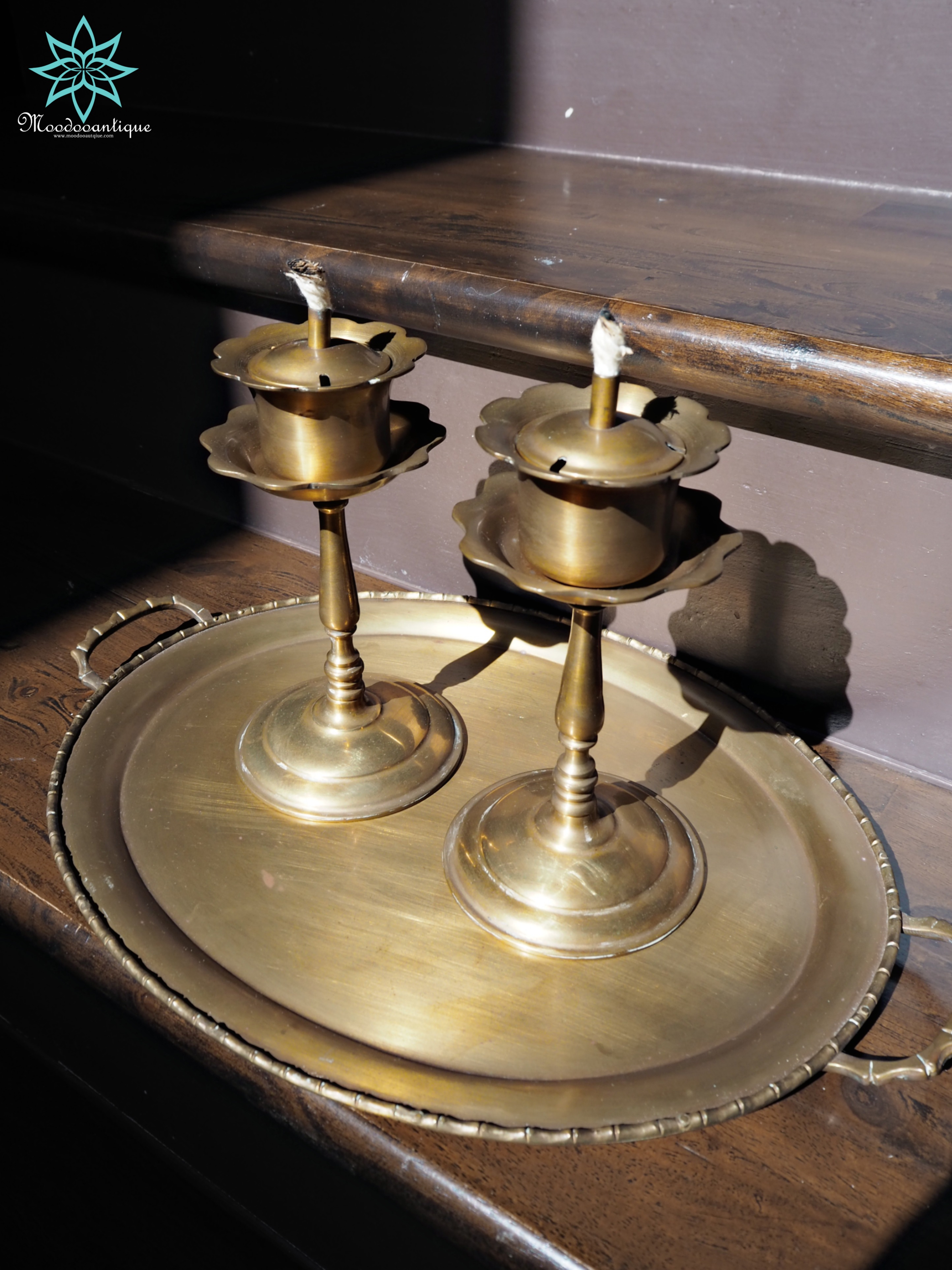 เชิงตะเกียงนำ้มันหรือเป็นเชิงเทียนทองเหลือง