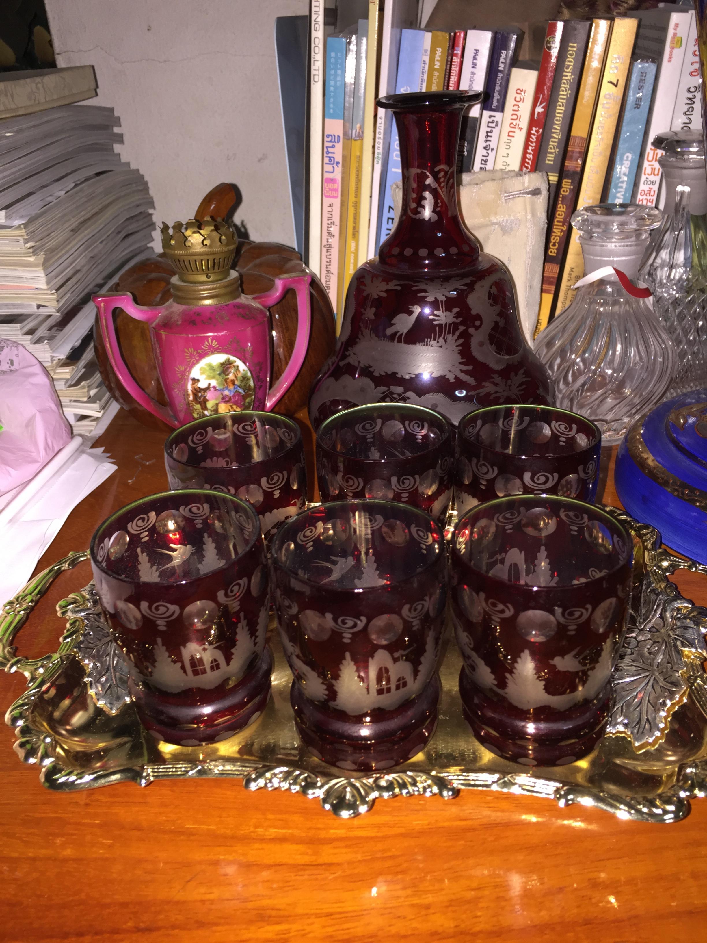 เครื่องแก้วแอนทีคโบฮีเมี่ยน