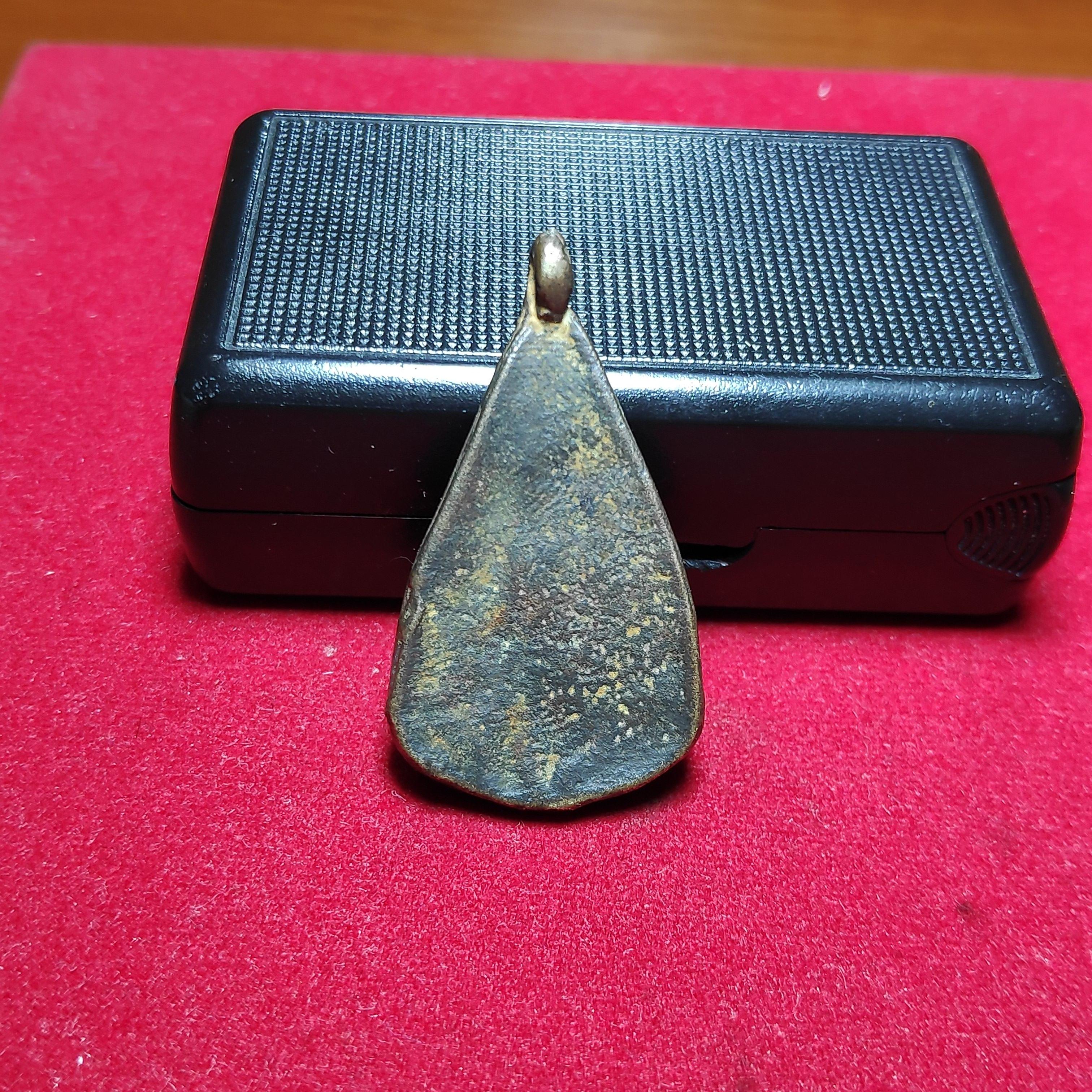 เหรียญหล่อหยดน้ำหลวงปู่บุญวัดกลางบางแก้วปี2448