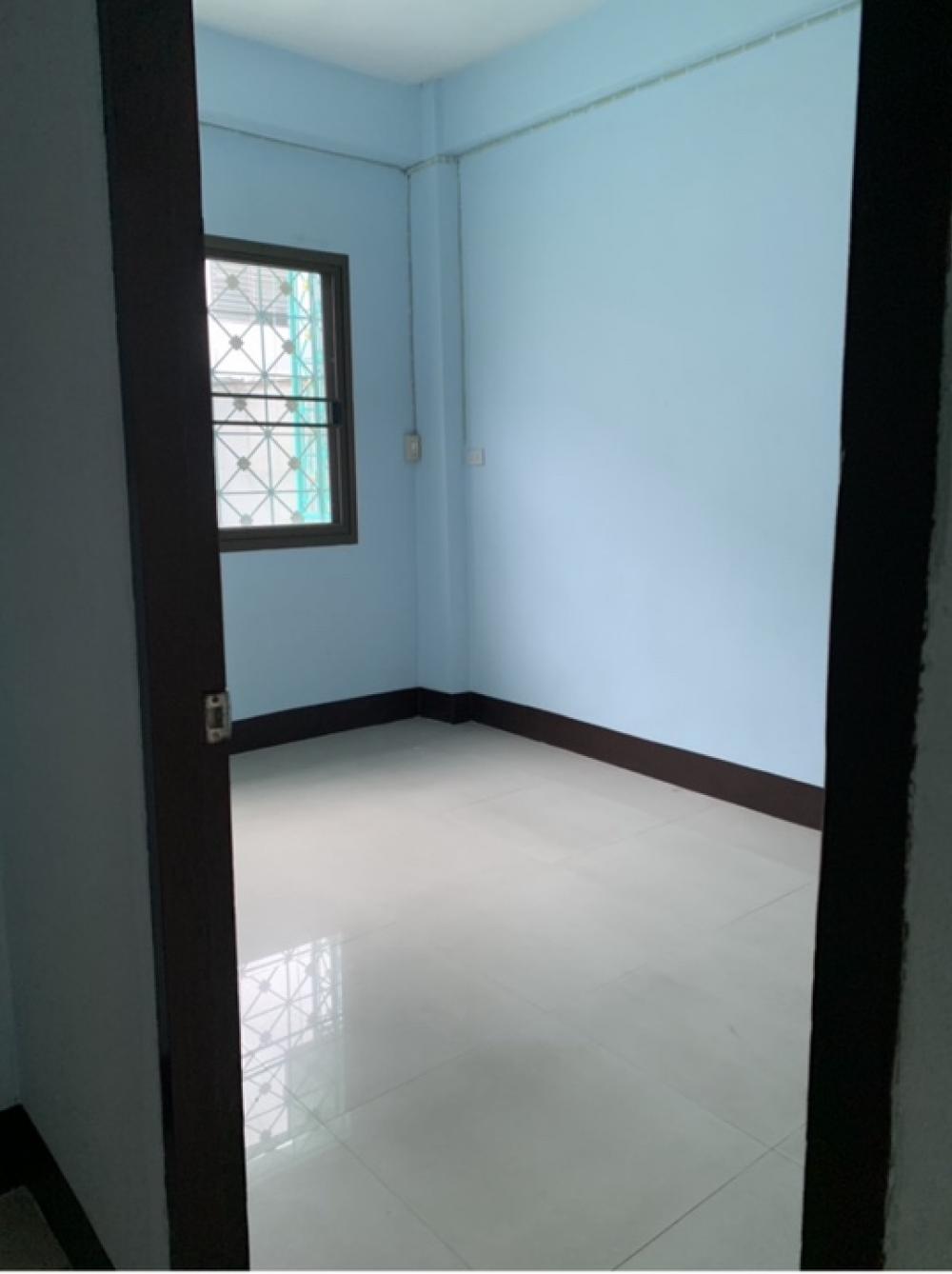 (MH0051) ให้เช่าอาคารพาณิชย์ 3.5 ชั้น พร้อมดาดฟ้าต่อเติมเต็ม บนถนนพระราม 2