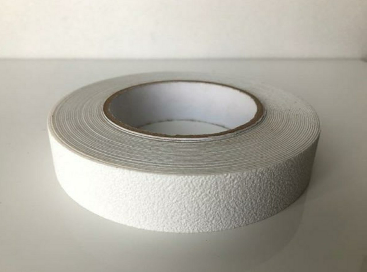 เทปกันลื่น PU เนื้อยาง ติดพื้นห้องน้ำ (ราคายังไม่รวมส่ง) กว้าง 2.5cm. ยาว 10m.