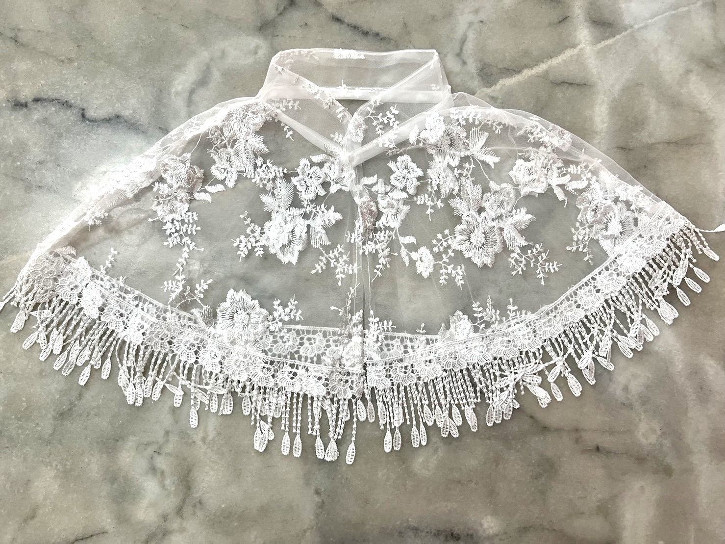 ผ้าคลุมไหช่ลูกไม้