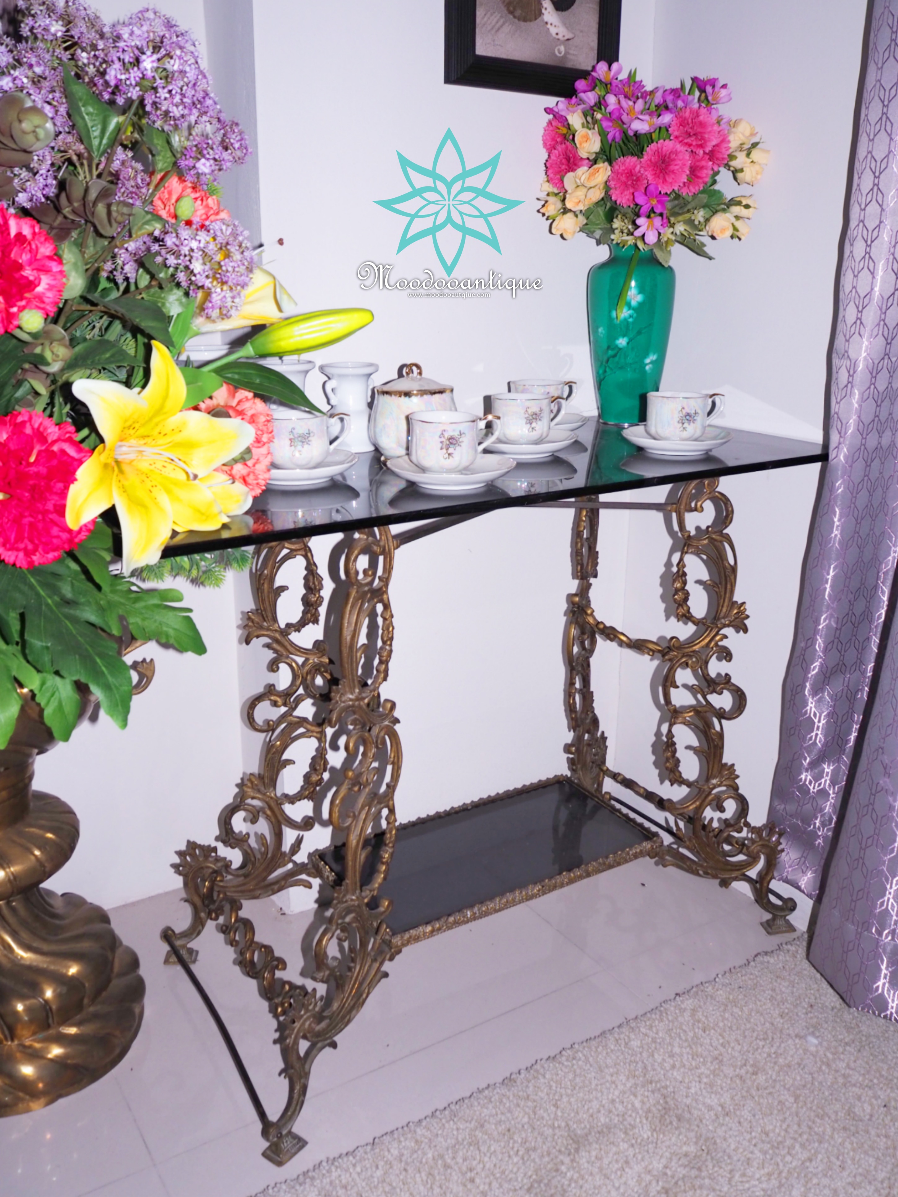 โต๊ะกระจกทองเหลืองฝรั่งเศส