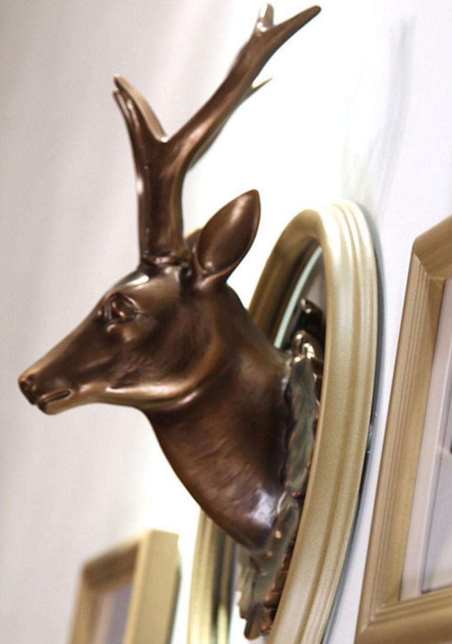 ชุดกรอบรูปติดผนัง Deer Model : กรอบรูปไม้ 8 ชิ้น+หัวกวาง พร้อมรูปภาพตามแบบและวัสดุติดตั้ง