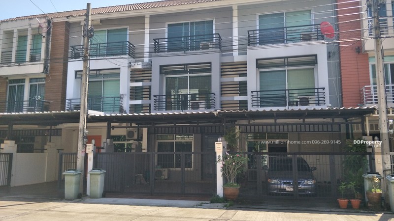 ขายและให้เช่าทาวน์โฮม 3 ชั้น ม.วิสต้า ปาร์ค วัชรพล ราคาถูก