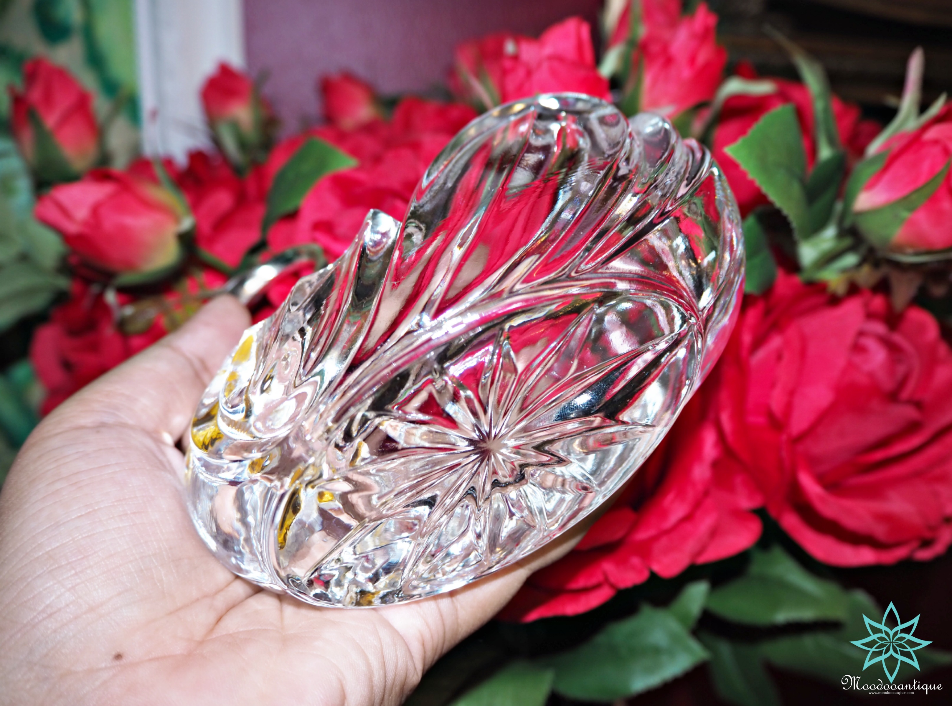 หงส์คริสตัลหัวเงิน