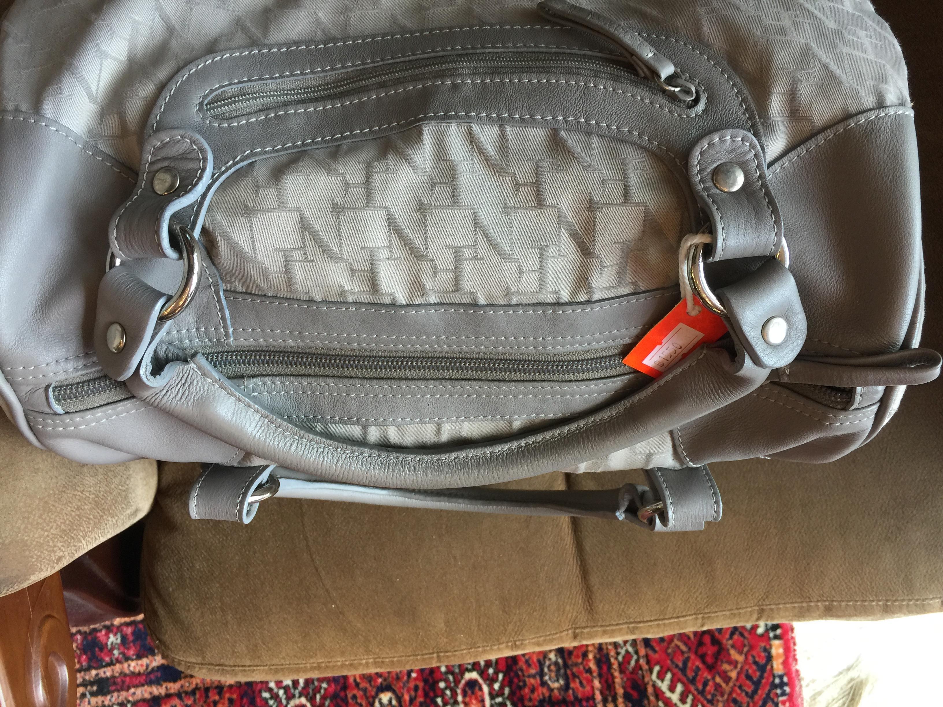 กระเป๋าถือ FLY NOW