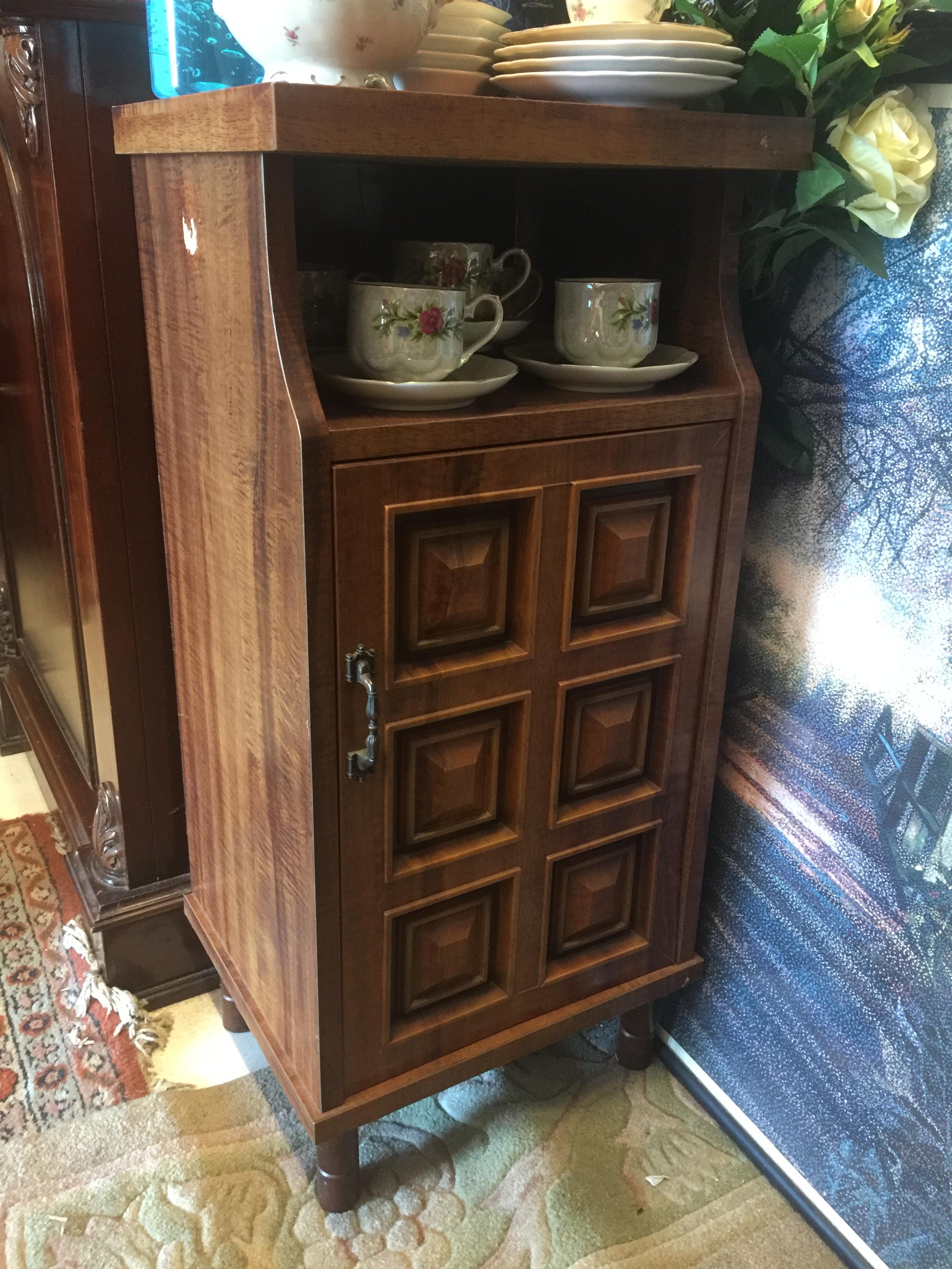 ตู้ไม้ขนาดเล็ก