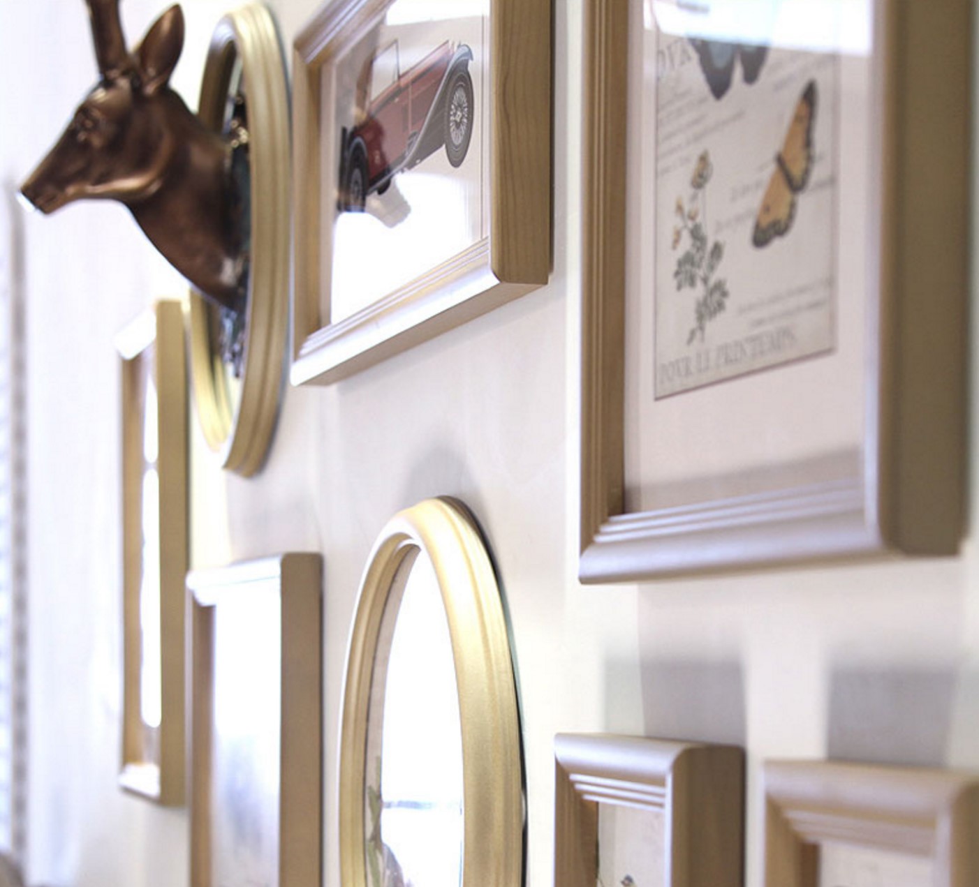 ชุดกรอบรูปติดผนัง Deer Model : กรอบรูปไม้ 8 ชิ้น+หัวกวาง พร้อมรูปภาพตามแบบและวัสดุติดตั้ง