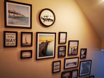 ชุดกรอบรูปติดผนังบันได Stairway18 (View) กรอบรูปไม้ 17 ชิ้นพร้อมภาพตามแบบ + รูปแคนวาส 1 ชิ้น และวัสดุติดตั้ง