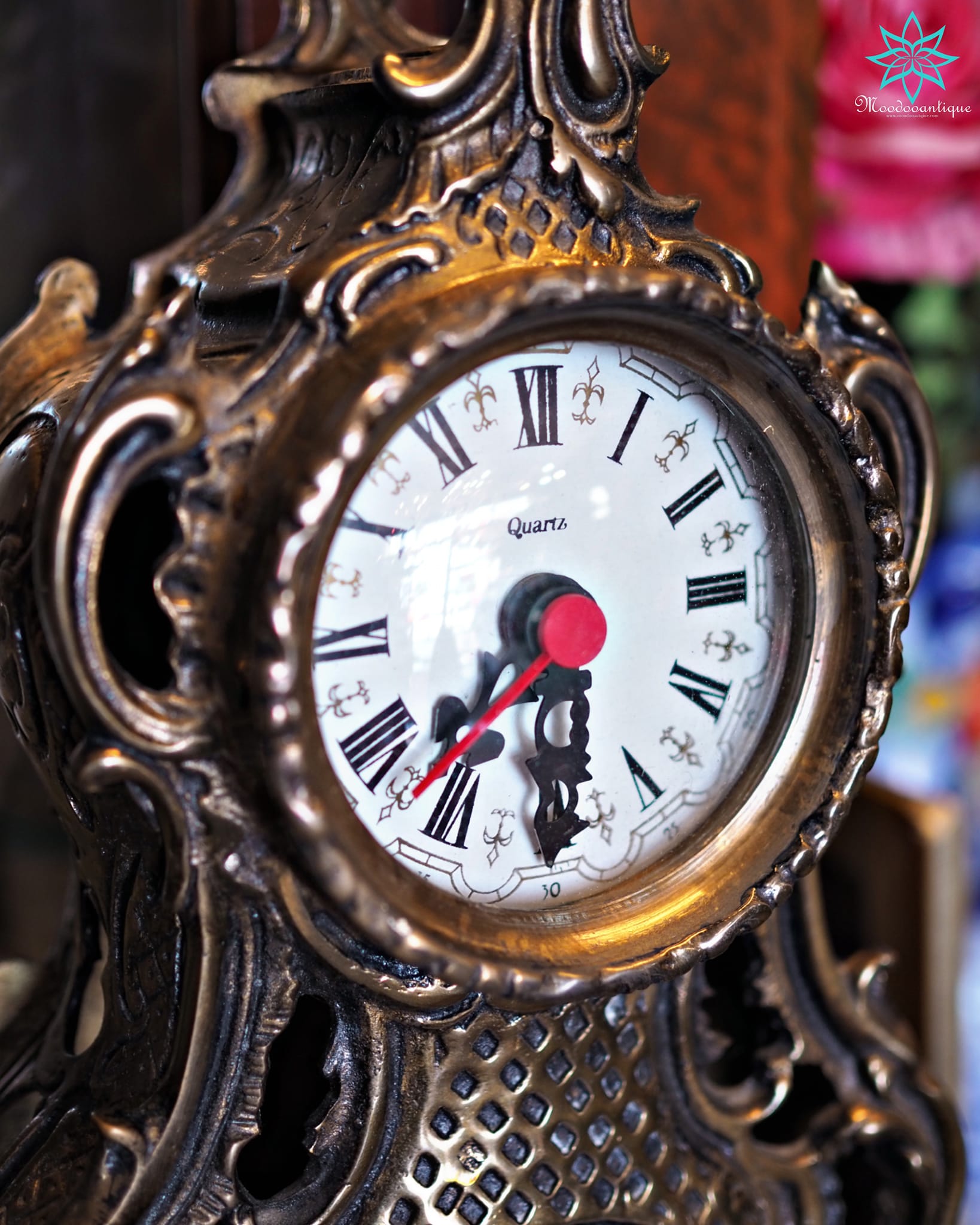 นาฬิกาตั้งโต๊ะทองเหลือง