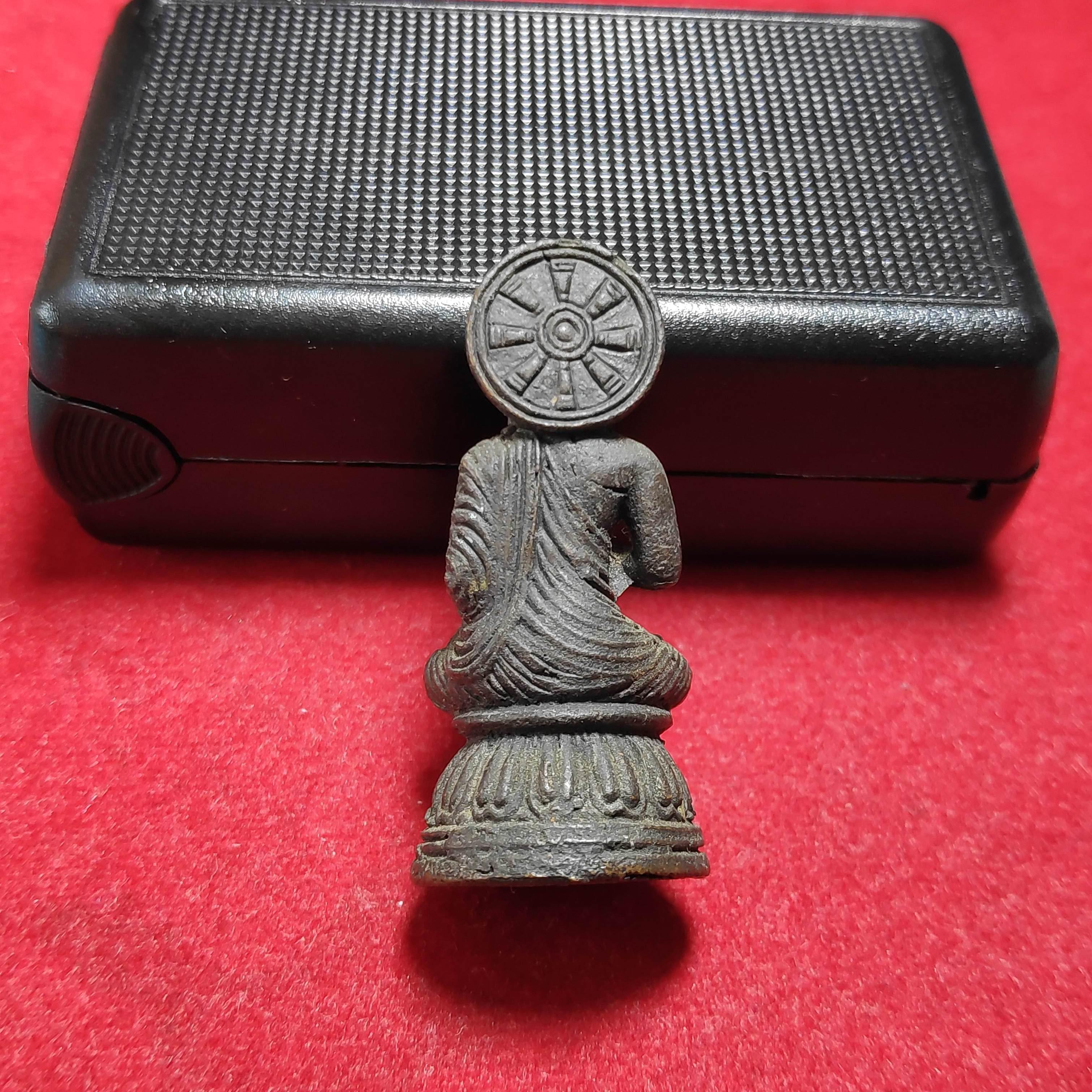 รูปหล่อพระประภามณฑลปางประทานพร