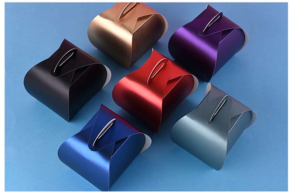 กล่องหูหิ้ว ทรงโดม เปิดบน 2 ด้าน 9x7.5x10 สีแดงเข้มเคลือบเงา