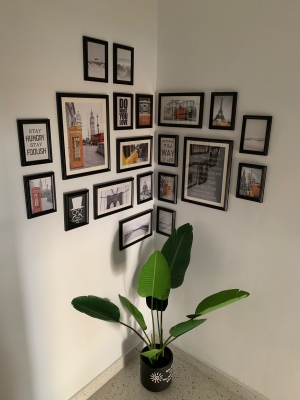 ชุดกรอบรูปติดผนัง London (Black20) กรอบรูปไม้สีดำ 20 ชิ้น พร้อมภาพตามแบบและวัสดุติดตั้ง