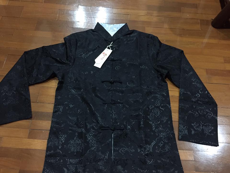 เสื้อจีนผ้า ไหมจีน. สีดำ+ขาวเทา ใส่กลับได้ 2 สีรหัส.O128. สินค้าพร้อมส่ง