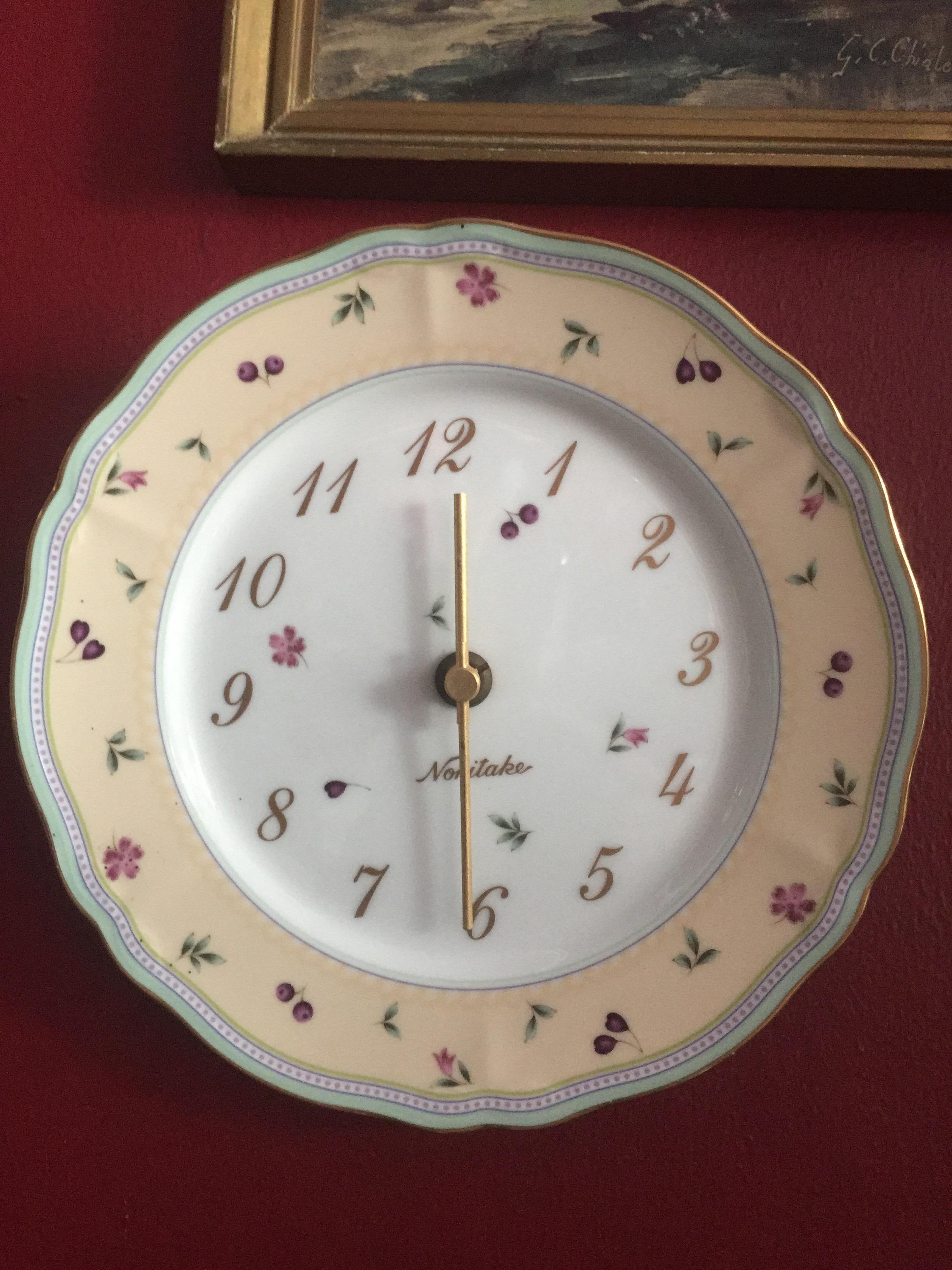 Noritake. จานนาฬิกาแขวนผนัง