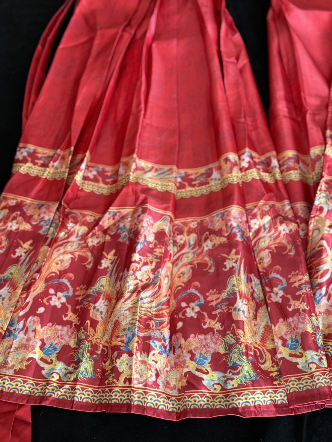 กระโปรงหม่าเมี่ยนยาว สีแดง