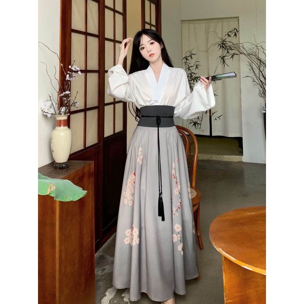 ชุดหม่าเมี่ยนยาว เสื้อขาว+กระโปรงเทา รหัส 589