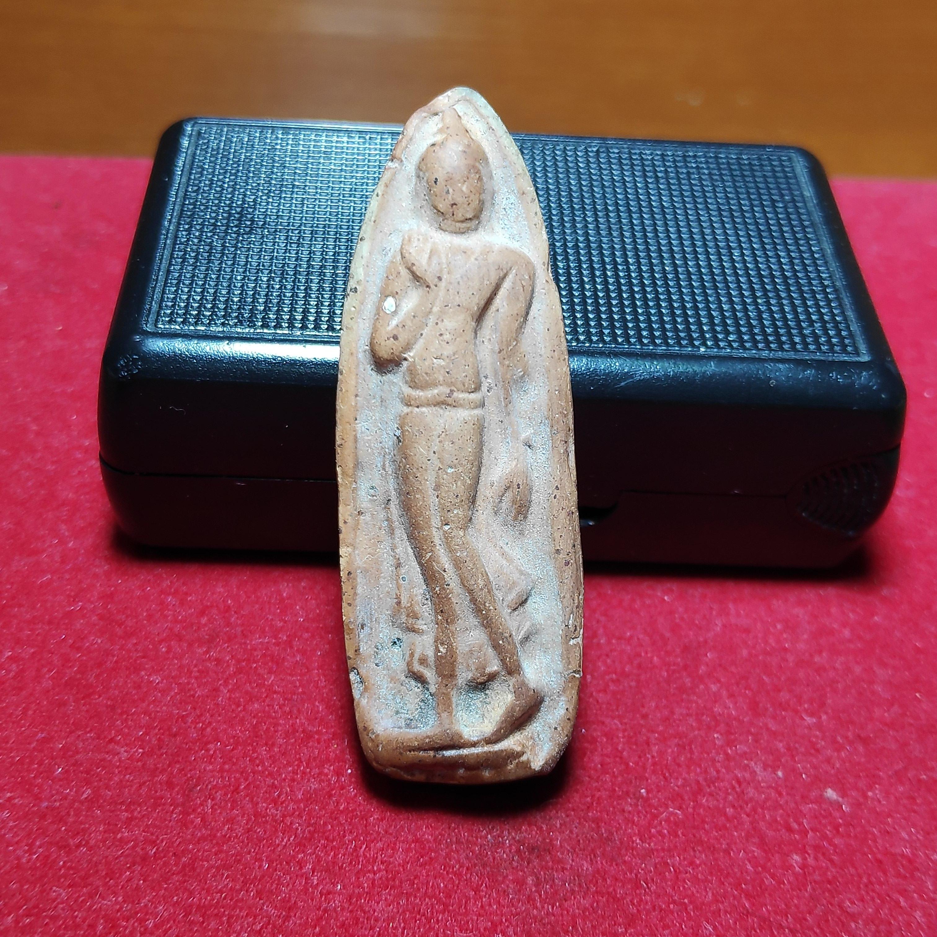 พระลีลาเนื้อดินกรุวังหิน จ.พิษณุโลก