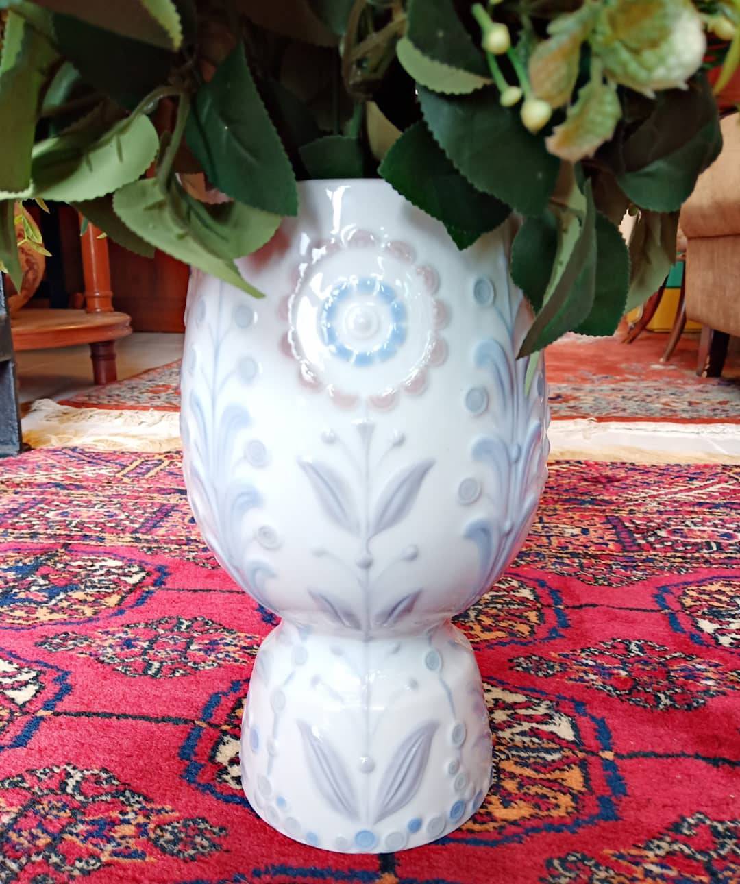 LLADRO Vase Spain