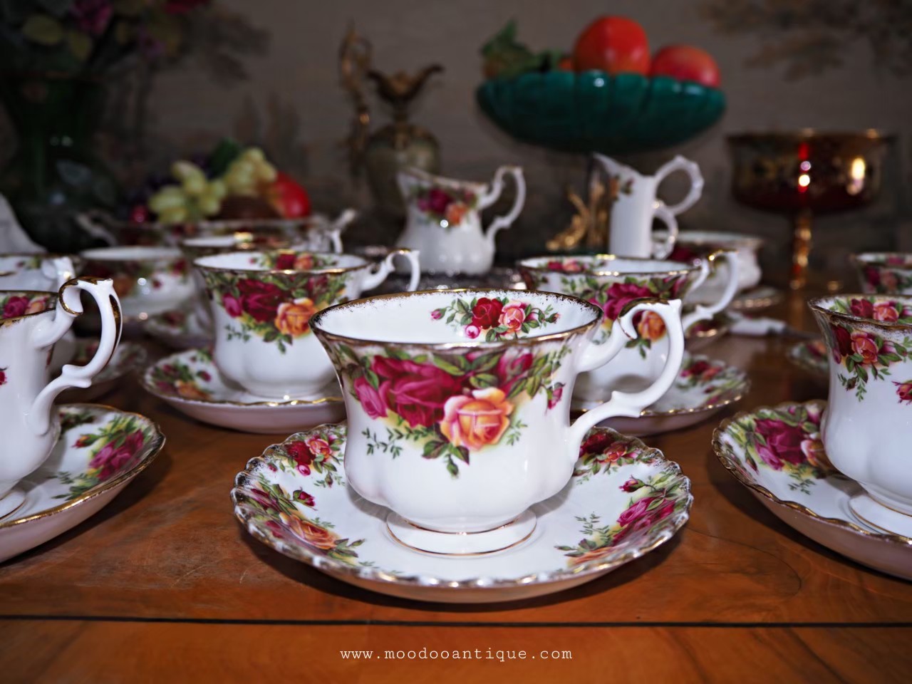 Old Country Roses Royal Albert bone