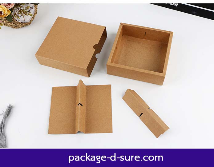 โปรโมชั่น//กล่องเปี๊ยะ 4 ช่อง สีแดง ฝาสวมพลาสติกขุ่น