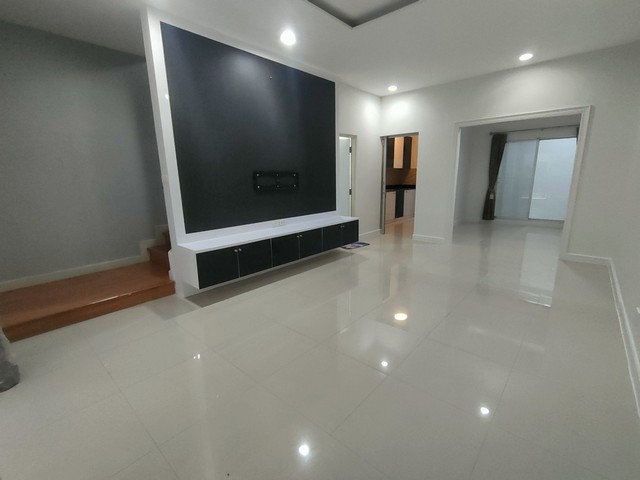 (MH0048) ขายพร้อมผู้เช่าทาวน์โฮม 3 ชั้น ม.วิสต้า ปาร์ค พระราม 2 Renovate ใหม่