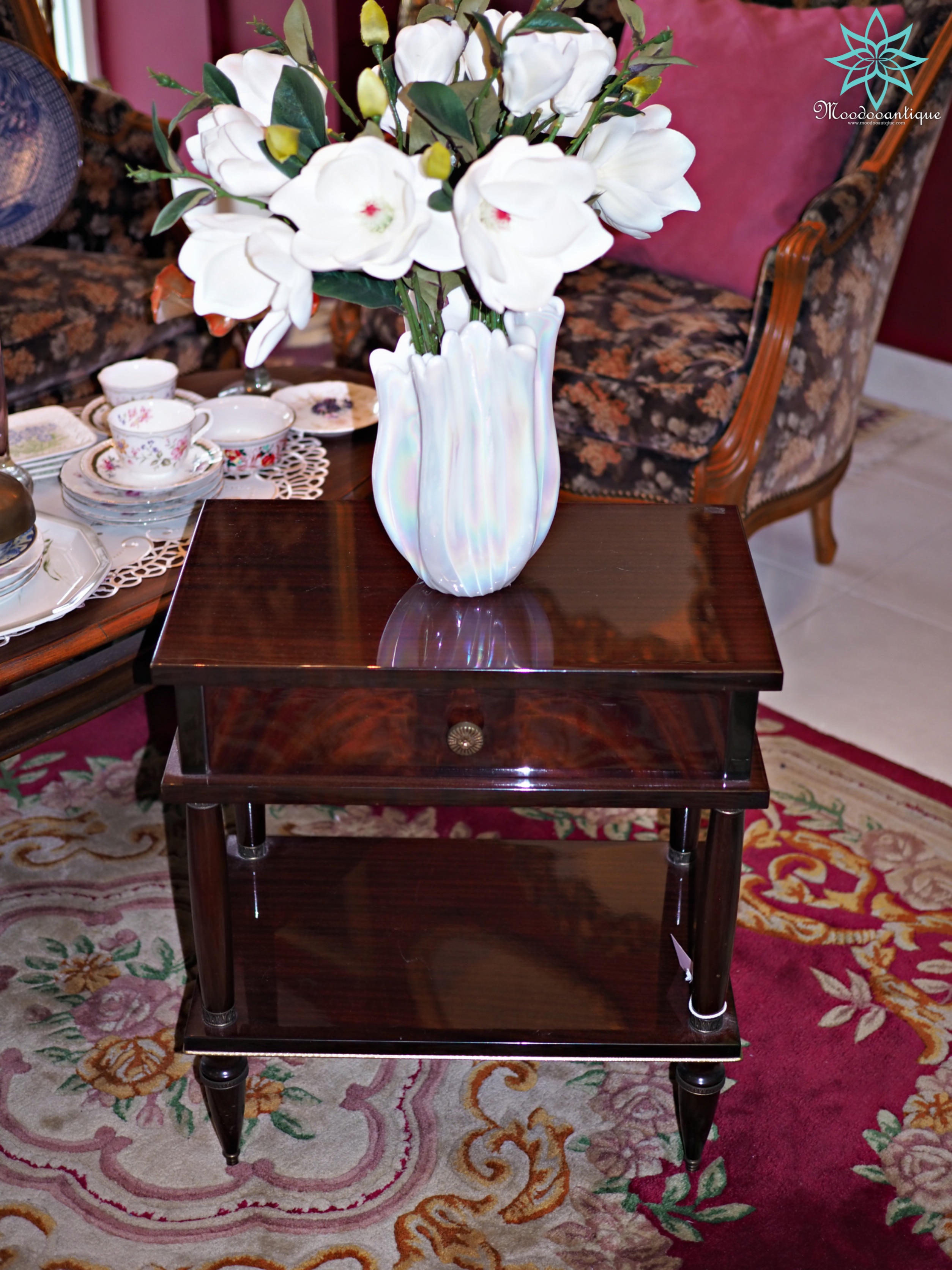 โต๊ะข้างไม้โอ๊คสีเข้ม