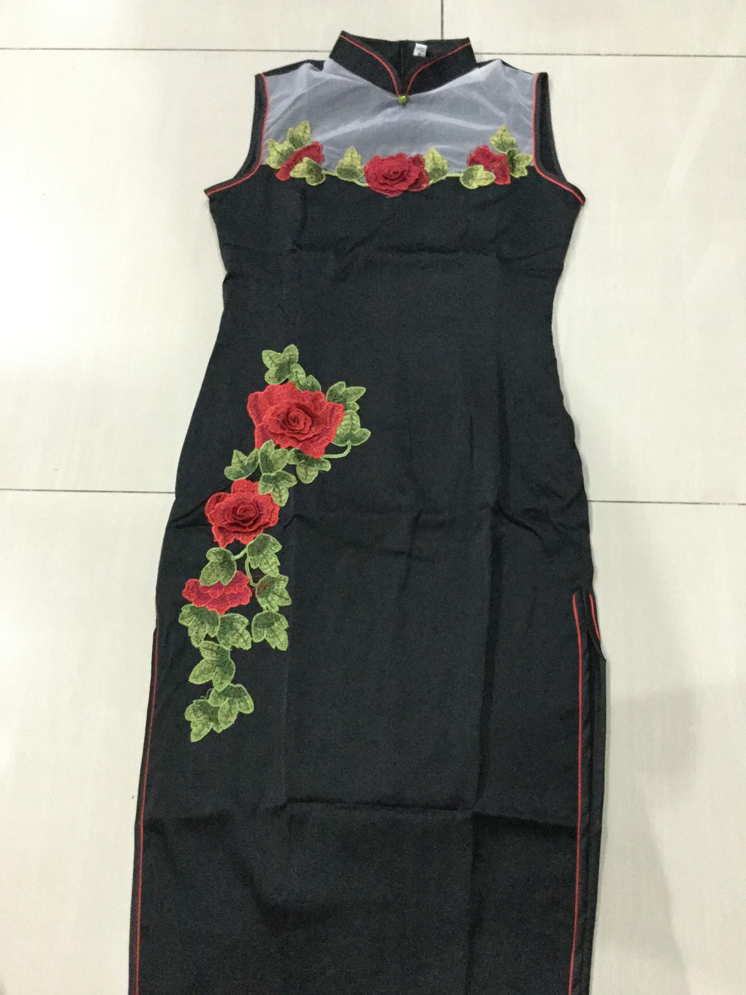 กี่เพ้ายาว ผ้าไหมสีนำ้เงิน แขนกุด รหัส VIP 214 สินค้าพร้อมส่ง