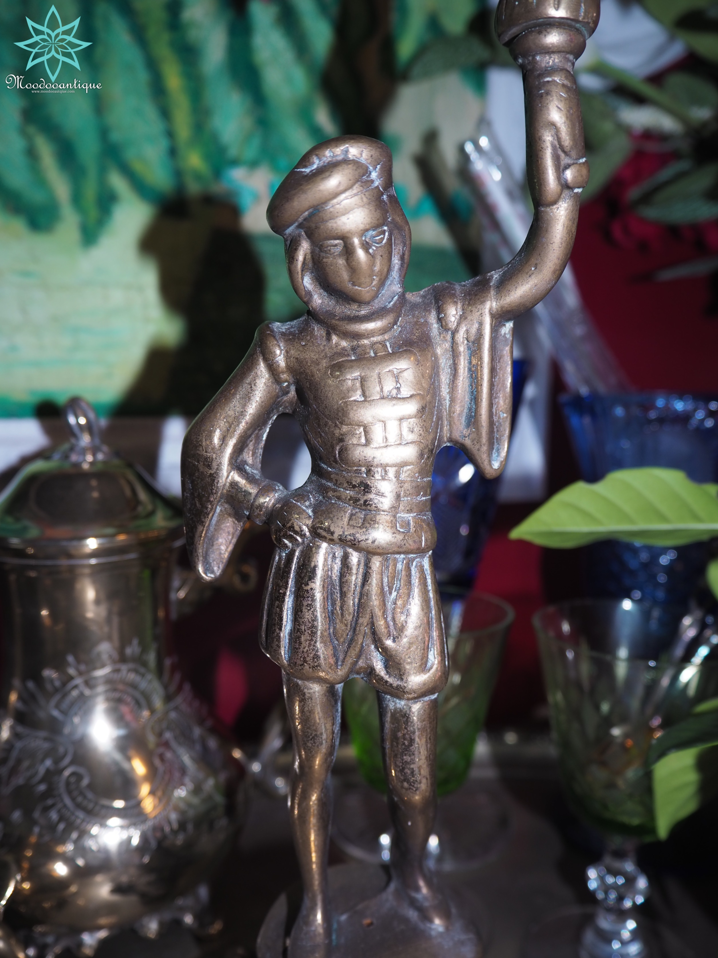 เชิงเทียนทองเหลือง