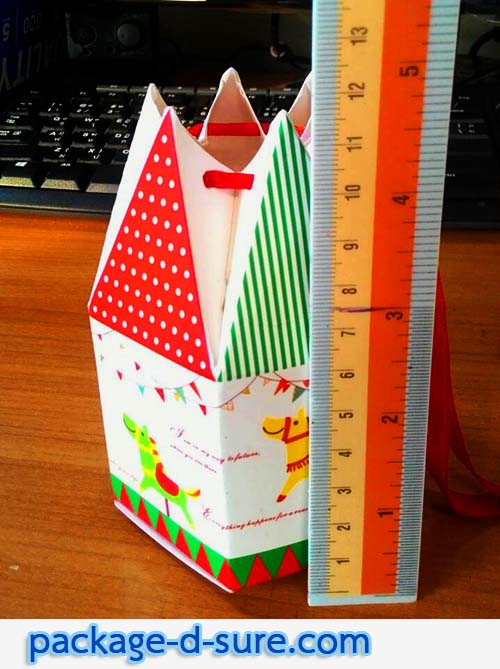 กล่อง 6 เหลี่ยม ฐานกว้าง 8.5 ซม. ลายม้าหมุน ไซส์เล็ก