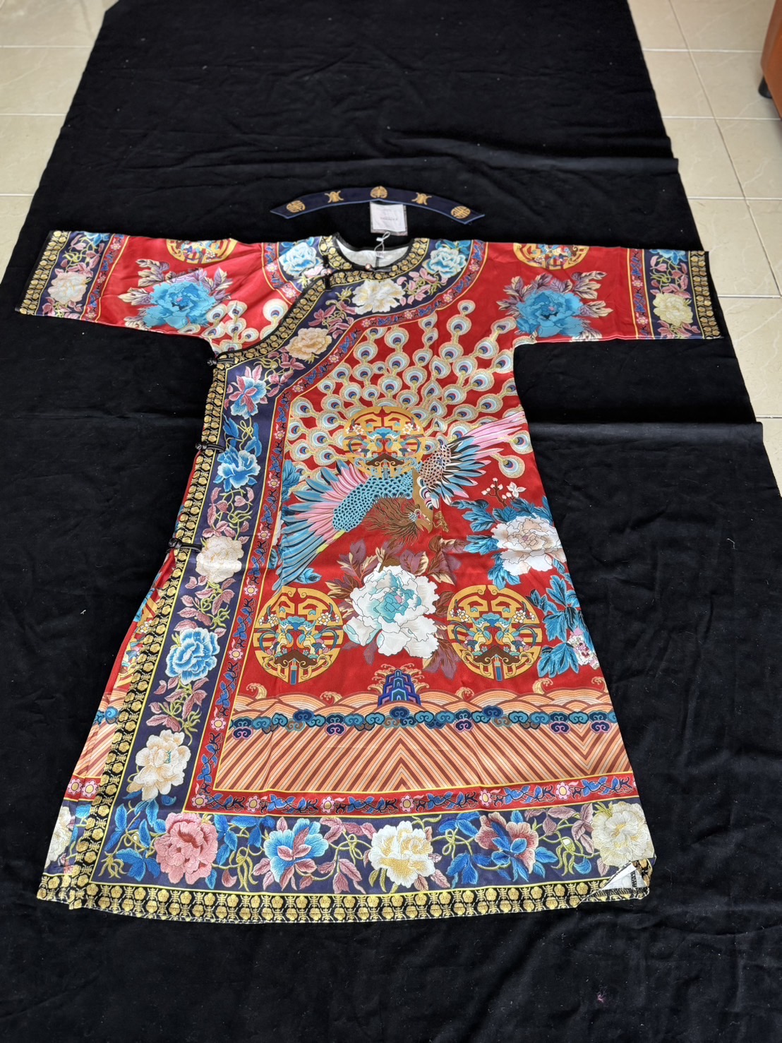 ชุดราชวงค์ชิงสีแดง